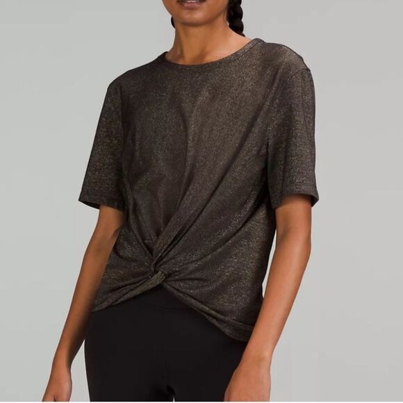 lululemon athletica Tops - Lululemon Crescent Black T-Shirt in Spark Size 4